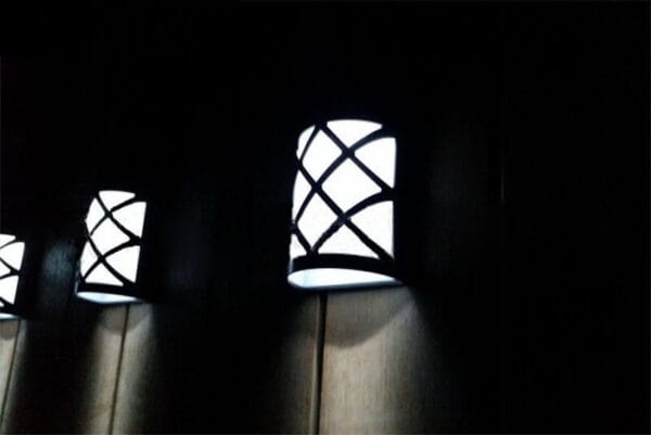 Solárna vodotesná nástenná záhradná lampa