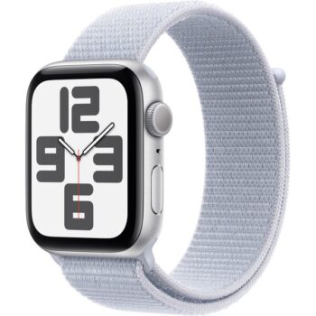 Apple Watch SE (2024) 44mm Strieborný hliník s oblačne modrým prevliekacím remienkom